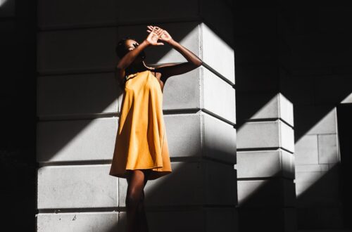 Photo yellow dress styling