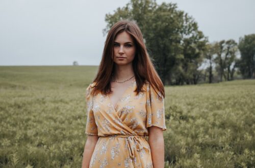 Photo mustard dress
