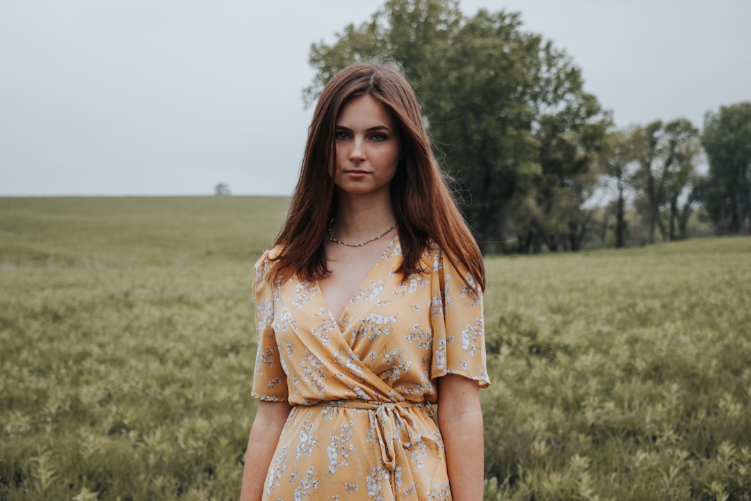 Photo mustard dress