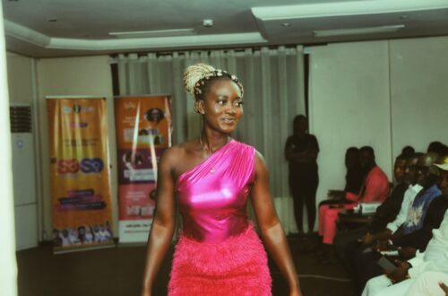 Photo fuchsia dress